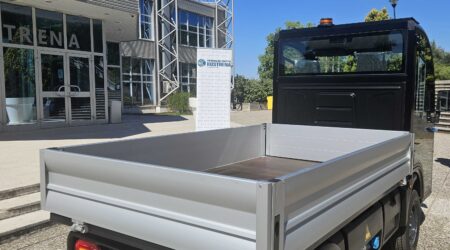 Novo električno komunalno vozilo stiglo u Kostrenu